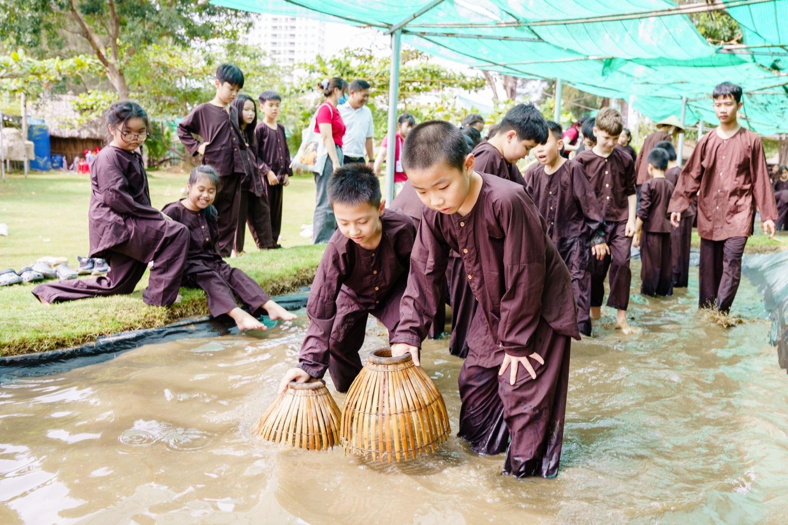 Hoạt động ngoại khóa giúp bé phát triển toàn diện