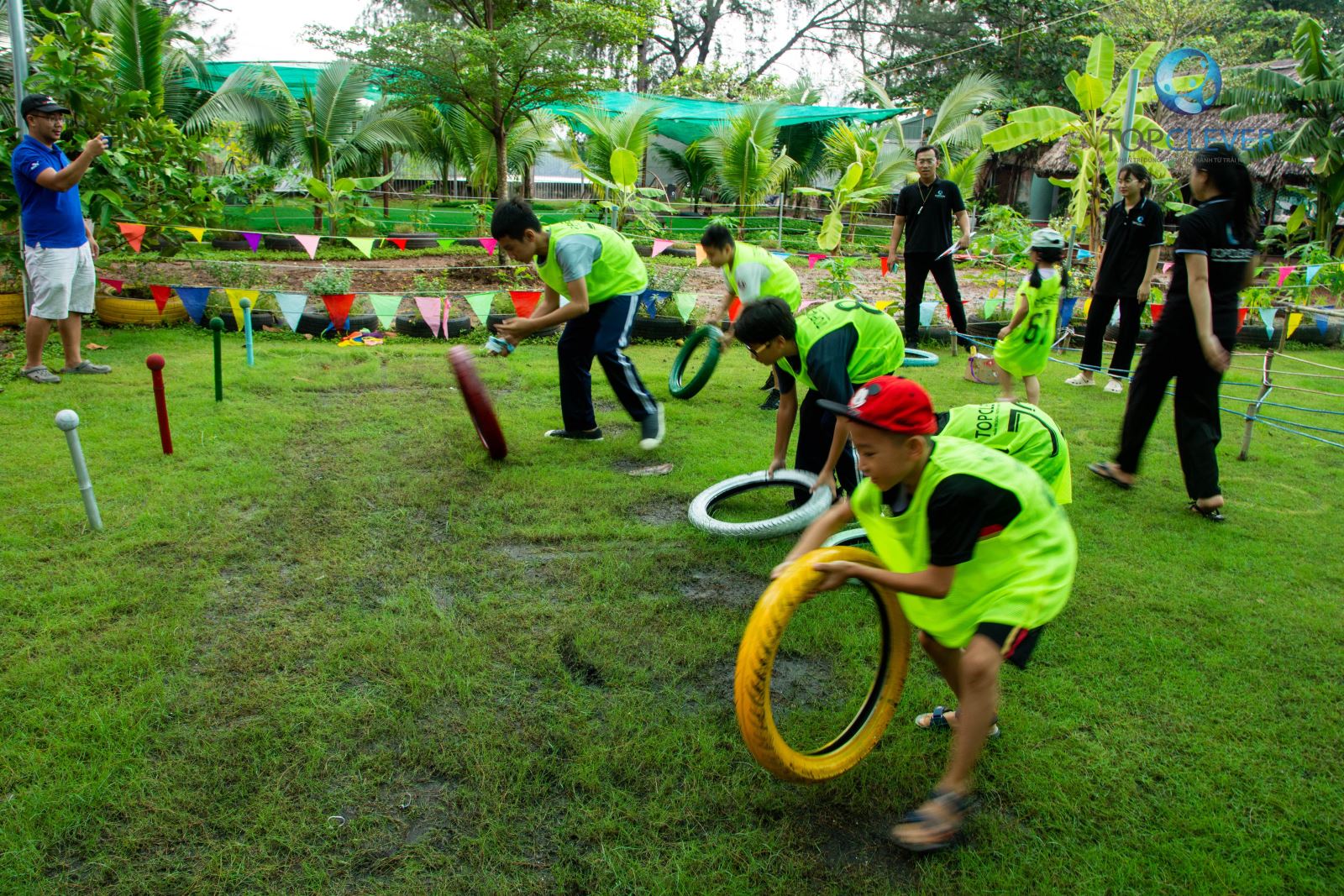 Tùy thuộc vào sở thích và nhu cầu mà các em sẽ chọn hoạt động phù hợp với mình