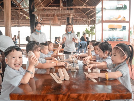 Trải nghiệm làm gốm Bát Tràng tại Nhân Trí Dũng